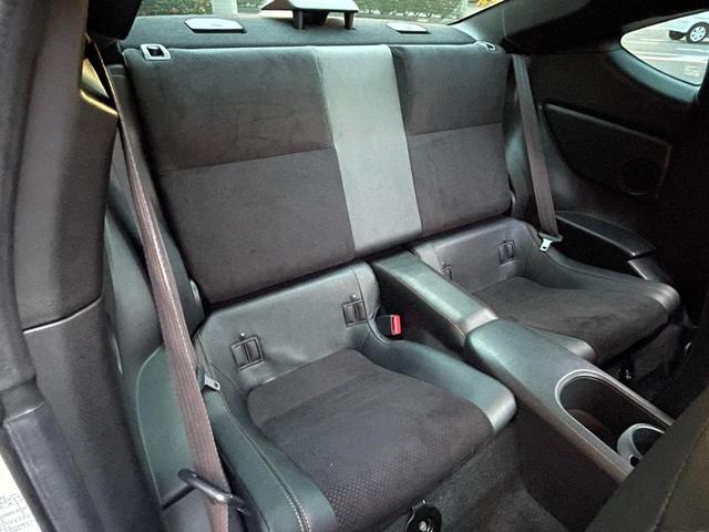 ８６ ＧＴリミテッド　ブラックパッケージ　社外ＳＤナビ／Ｂカメラ／ＴＲＤパーツ（Ｆスポイラー・サイドスカート・フェンダーエクステンション）モデリスタリアスパッツ／純正ＡＷ／クルコン／ハーフレザー／シートヒーター／ＬＥＤヘッドライト／ＥＴＣ（42枚目）