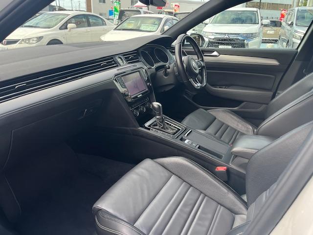 パサートヴァリアント TSI Rライン ナビTV Bカメラ レザーシート パワーシート パワーバックドア 社外19インチAW(24枚目)