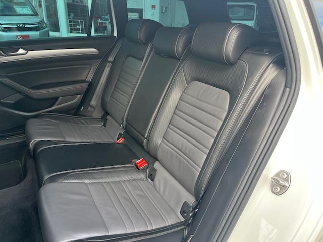 パサートヴァリアント TSI Rライン ナビTV Bカメラ レザーシート パワーシート パワーバックドア 社外19インチAW(26枚目)