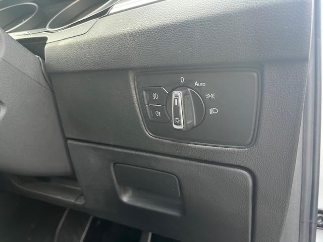 パサートヴァリアント TSI Rライン ナビTV Bカメラ レザーシート パワーシート パワーバックドア 社外19インチAW(36枚目)