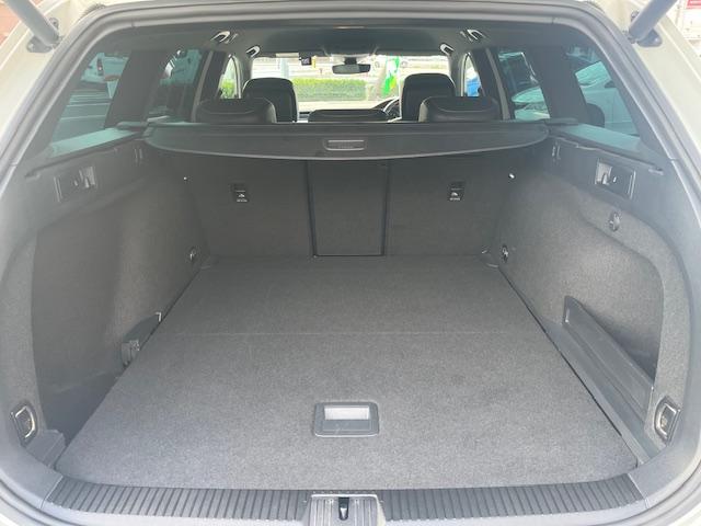 パサートヴァリアント TSI Rライン ナビTV Bカメラ レザーシート パワーシート パワーバックドア 社外19インチAW(43枚目)