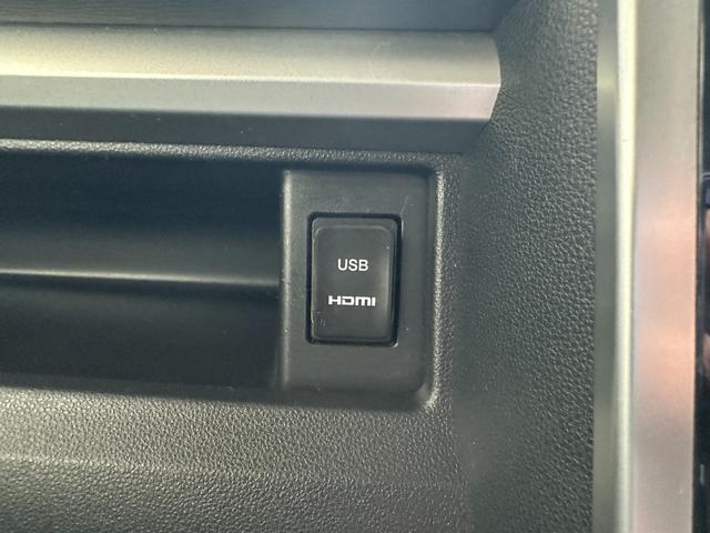 タント カスタムＲＳ　トップエディションＳＡＩＩＩ　純正ナビ　Ｂカメラ　ＴＶ　スマートアシストＩＩＩ　両側パワスラ　Ｓヒーター　ＬＥＤヘッド　スマートキーｘ２　ハーフレザー　ワンオーナー（18枚目）