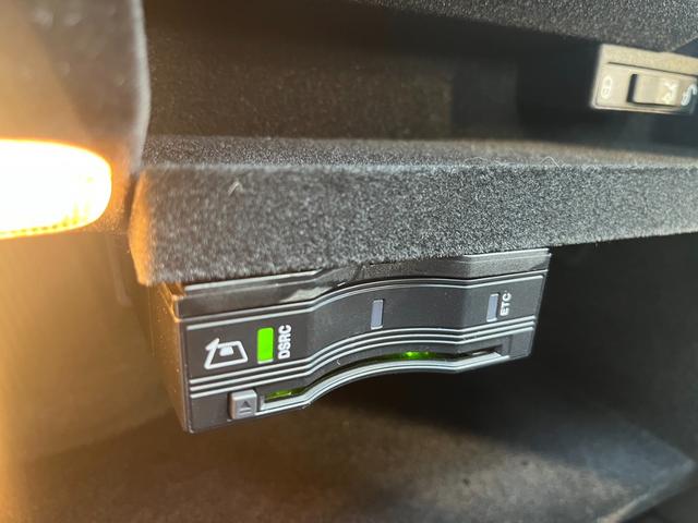 Ｃクラス Ｃ２００エクスクルーシブラインリミテッド　純正ナビ　フルセグ　Ｂカメラ　クルコン　ＰＲＥーＳＡＦＥブレーキ　レーンキープアシスト　ステアリングアシスト　ＢＳＭ　アテンションアシスト　シートヒーター　Ｐシート　ハーフレザー　ＬＥＤ　ドラレコ（35枚目）