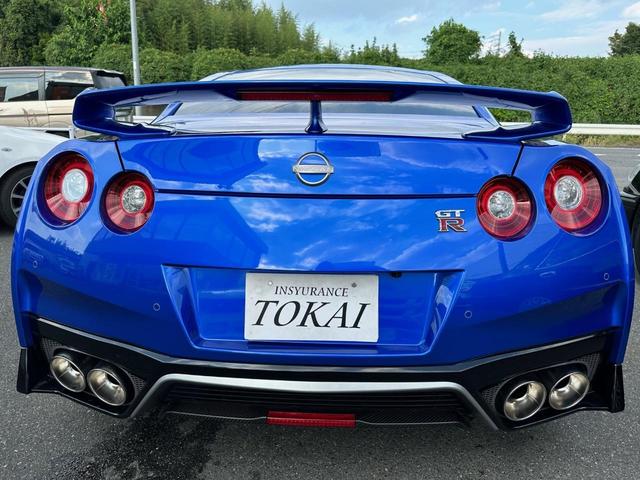 ＧＴ－Ｒ ピュアエディション　ユーザー様買取車　愛知県新車登録車　ワンオーナー禁煙車　板金塗装歴無しフルオリジナル　ガレージ保管　雨天未使用車　整備記録簿　メンテナンスノート　ワンガンブルー　２０２２年モデル　実走行２０００キロ（7枚目）