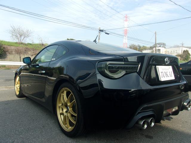 ８６ ＧＴ　６速ＭＴ　ユーザー様買取り車両　ＴＥＩＮ車高調　ＥＮＫＥＩ１８インチＡＷ　ＴＲＤマフラー　ＴＲＤタワーバー　Ｄｉｆｉ３連メーター　ナビ　ＴＶ　取説／メンテナンスノート　実走行１７２０００キロ（7枚目）