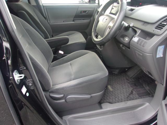 ヴォクシー トランス－Ｘ　純正フルフラットベッドキット　キャンパー　車中泊　社外９インチナビ　ＴＶ　バックモニター　ドライブレコーダー　レーダー探知機　キーレス　取説／メンテノート　車検毎整備録簿あり　実走行４８０００キロ（14枚目）