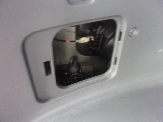 ヴォクシー トランス－Ｘ　純正フルフラットベッドキット　キャンパー　車中泊　社外９インチナビ　ＴＶ　バックモニター　ドライブレコーダー　レーダー探知機　キーレス　取説／メンテノート　車検毎整備録簿あり　実走行４８０００キロ（22枚目）