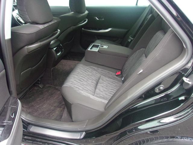 クラウン アスリート　スペシャルパッケージ　後期型　ワンオーナー禁煙車　車検毎全整備記録簿あり　板金塗装歴無し　フルオリジナル　ナビレス車　社外ナビ可　取説／メンテナンスノート　スマートキー２個　実走行５００００キロ（17枚目）