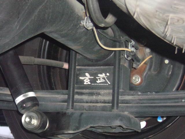 ハイエースバン ロングDX GLパッケージ 5速MT ワンオーナー禁煙車 板金塗装歴無し 車検毎全整備記録簿あり セーフティーセンス 純正ナビTVバックカメラ ソーラーIMPACT製合せガラス モデリスタスポイラー キーレス LEDヘットライト(10枚目)