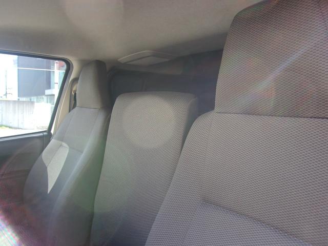 ハイエースバン ロングDX GLパッケージ 5速MT ワンオーナー禁煙車 板金塗装歴無し 車検毎全整備記録簿あり セーフティーセンス 純正ナビTVバックカメラ ソーラーIMPACT製合せガラス モデリスタスポイラー キーレス LEDヘットライト(17枚目)