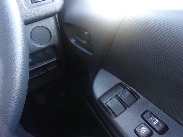 ハイエースバン ロングDX GLパッケージ 5速MT ワンオーナー禁煙車 板金塗装歴無し 車検毎全整備記録簿あり セーフティーセンス 純正ナビTVバックカメラ ソーラーIMPACT製合せガラス モデリスタスポイラー キーレス LEDヘットライト(29枚目)