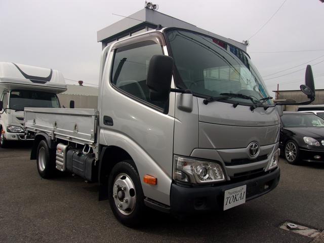 ダイナトラック ベースグレード　法人ワンオーナー禁煙車　車検毎の全整備記録簿　６ＭＴ　ディーゼルターボ　積載２トン　車線逸脱警報　衝突軽減ブレーキ　ＬＥＤヘッド　ドラレコ　バックカメラ　ＥＴＣ　全国対応保証付　実走行２３０００キロ（3枚目）