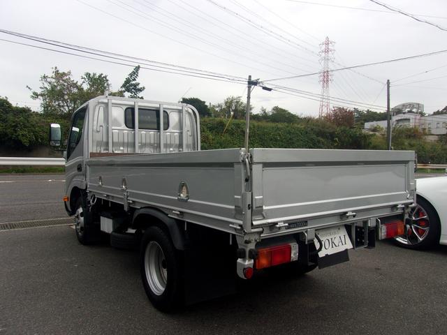 ダイナトラック ベースグレード　法人ワンオーナー禁煙車　車検毎の全整備記録簿　６ＭＴ　ディーゼルターボ　積載２トン　車線逸脱警報　衝突軽減ブレーキ　ＬＥＤヘッド　ドラレコ　バックカメラ　ＥＴＣ　全国対応保証付　実走行２３０００キロ（7枚目）