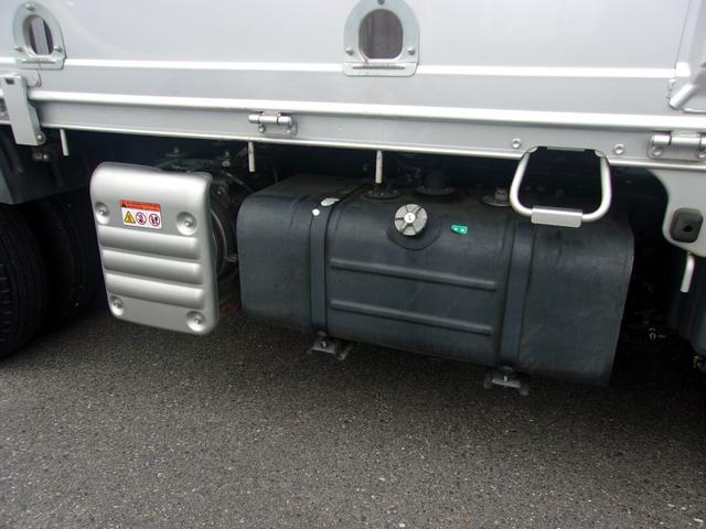 ダイナトラック ベースグレード　法人ワンオーナー禁煙車　車検毎の全整備記録簿　６ＭＴ　ディーゼルターボ　積載２トン　車線逸脱警報　衝突軽減ブレーキ　ＬＥＤヘッド　ドラレコ　バックカメラ　ＥＴＣ　全国対応保証付　実走行２３０００キロ（10枚目）