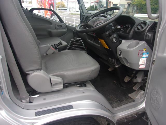 ダイナトラック ベースグレード　法人ワンオーナー禁煙車　車検毎の全整備記録簿　６ＭＴ　ディーゼルターボ　積載２トン　車線逸脱警報　衝突軽減ブレーキ　ＬＥＤヘッド　ドラレコ　バックカメラ　ＥＴＣ　全国対応保証付　実走行２３０００キロ（22枚目）