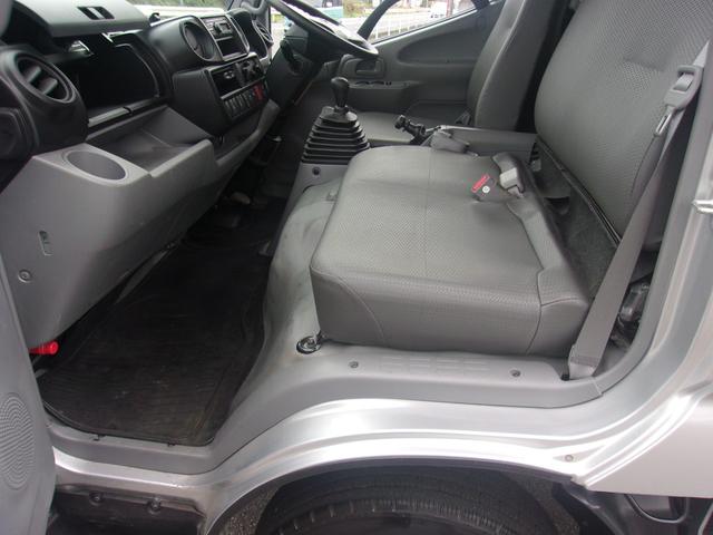 ダイナトラック ベースグレード　法人ワンオーナー禁煙車　車検毎の全整備記録簿　６ＭＴ　ディーゼルターボ　積載２トン　車線逸脱警報　衝突軽減ブレーキ　ＬＥＤヘッド　ドラレコ　バックカメラ　ＥＴＣ　全国対応保証付　実走行２３０００キロ（23枚目）