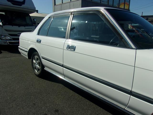 クラウン スーパーデラックス　ワンオーナー禁煙車　５速ＭＴ　１Ｇエンジン　クラウン１３型セダン教習車　フェンダーミラー　タイミングベルト交換　実走行１９０００キロ（4枚目）