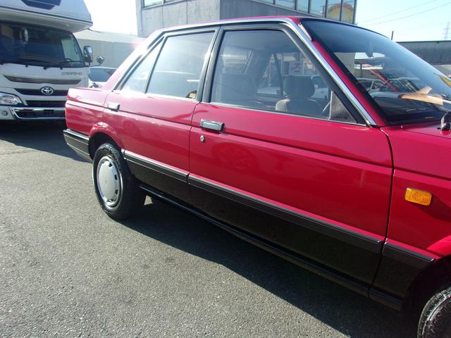 サニー スーパーサルーン　ワンオーナー　禁煙車　５速ＭＴ　トラッドサニーＢ１２型　４ＷＤ　取説／メンテナンスノート　修復歴無し　実走行２２０００キロ（4枚目）