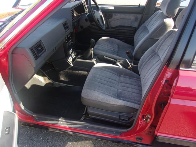 サニー スーパーサルーン　ワンオーナー　禁煙車　５速ＭＴ　トラッドサニーＢ１２型　４ＷＤ　取説／メンテナンスノート　修復歴無し　実走行２２０００キロ（15枚目）