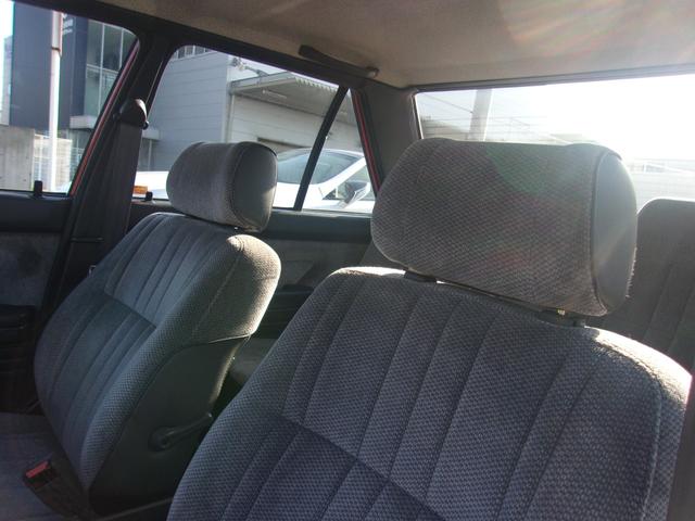 サニー スーパーサルーン　ワンオーナー　禁煙車　５速ＭＴ　トラッドサニーＢ１２型　４ＷＤ　取説／メンテナンスノート　修復歴無し　実走行２２０００キロ（16枚目）