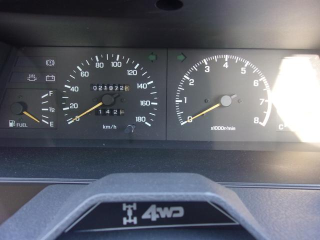 サニー スーパーサルーン　ワンオーナー　禁煙車　５速ＭＴ　トラッドサニーＢ１２型　４ＷＤ　取説／メンテナンスノート　修復歴無し　実走行２２０００キロ（20枚目）