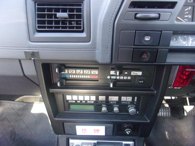 サニー スーパーサルーン　ワンオーナー　禁煙車　５速ＭＴ　トラッドサニーＢ１２型　４ＷＤ　取説／メンテナンスノート　修復歴無し　実走行２２０００キロ（21枚目）