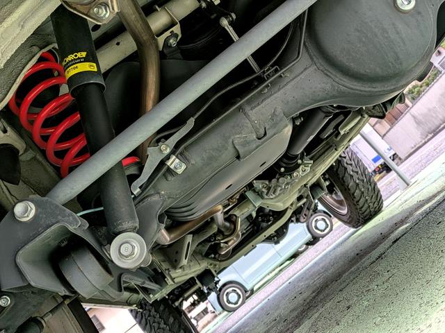 ジムニー XC リフトアップ モンローアブソーバー レーダー探知機 ドライブレコーダー ディスプレイオーディオ ETC 衝突被害軽減システム オートライト LEDヘッドランプ アルミホイール スマートキー(33枚目)