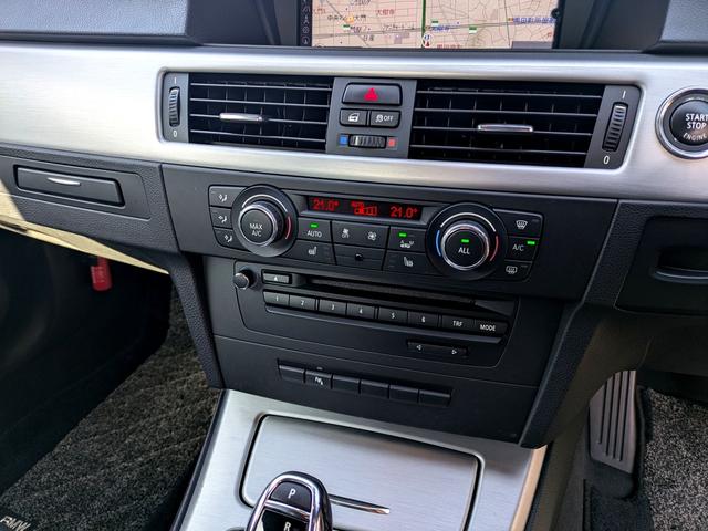 ３シリーズ ３３５ｉ　Ｍスポーツパッケージ　最終モデル　直６ターボ　ＲＡＹＳアルミホイール　ドライブレコーダー　ナビ　クリアランスソナー　オートクルーズコントロール　ＨＩＤ　サンルーフ　スマートキー　シートヒーター　記録簿（34枚目）