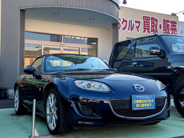 ロードスター ＲＳ　ＲＨＴ　オープンカー　ＥＴＣ　バックカメラ　ＨＩＤ　ＭＴ　スマートキー　シートヒーター　アルミホイール　盗難防止システム　衝突安全ボディ　ＡＢＳ　ＵＳＢ　エアコン　パワーステアリング　パワーウィンドウ（3枚目）