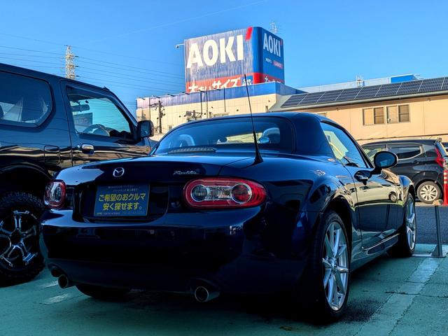 ロードスター ＲＳ　ＲＨＴ　オープンカー　ＥＴＣ　バックカメラ　ＨＩＤ　ＭＴ　スマートキー　シートヒーター　アルミホイール　盗難防止システム　衝突安全ボディ　ＡＢＳ　ＵＳＢ　エアコン　パワーステアリング　パワーウィンドウ（8枚目）