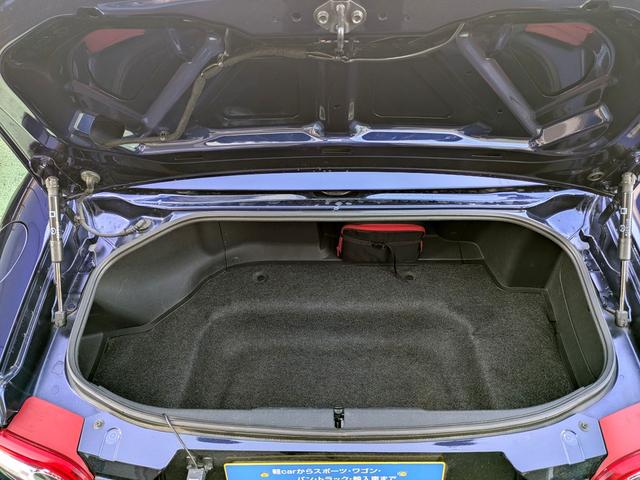 ロードスター ＲＳ　ＲＨＴ　オープンカー　ＥＴＣ　バックカメラ　ＨＩＤ　ＭＴ　スマートキー　シートヒーター　アルミホイール　盗難防止システム　衝突安全ボディ　ＡＢＳ　ＵＳＢ　エアコン　パワーステアリング　パワーウィンドウ（21枚目）