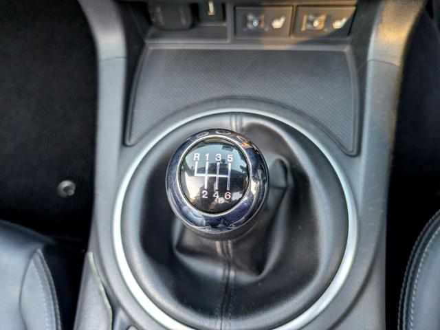 ロードスター ＲＳ　ＲＨＴ　オープンカー　ＥＴＣ　バックカメラ　ＨＩＤ　ＭＴ　スマートキー　シートヒーター　アルミホイール　盗難防止システム　衝突安全ボディ　ＡＢＳ　ＵＳＢ　エアコン　パワーステアリング　パワーウィンドウ（44枚目）