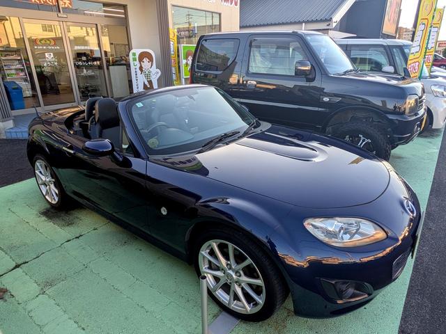 ロードスター ＲＳ　ＲＨＴ　オープンカー　ＥＴＣ　バックカメラ　ＨＩＤ　ＭＴ　スマートキー　シートヒーター　アルミホイール　盗難防止システム　衝突安全ボディ　ＡＢＳ　ＵＳＢ　エアコン　パワーステアリング　パワーウィンドウ（48枚目）