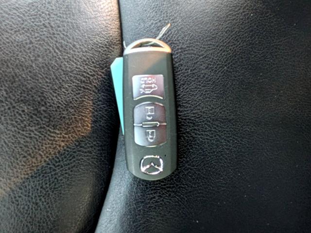 ロードスター ＲＳ　ＲＨＴ　オープンカー　ＥＴＣ　バックカメラ　ＨＩＤ　ＭＴ　スマートキー　シートヒーター　アルミホイール　盗難防止システム　衝突安全ボディ　ＡＢＳ　ＵＳＢ　エアコン　パワーステアリング　パワーウィンドウ（65枚目）