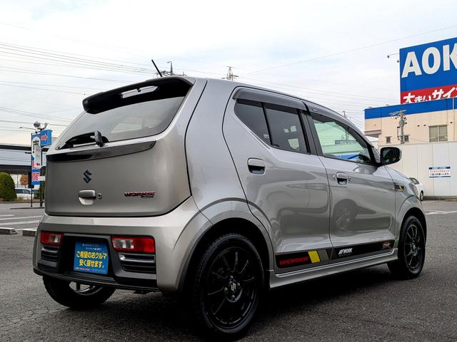 アルトワークス ベースグレード　４ＷＤ　ＥＴＣ　オートライト　ＨＩＤ　スマートキー　ＭＴ　盗難防止システム　ＡＢＳ　ＥＳＣ　衝突安全ボディ　エアコン　パワーステアリング　パワーウィンドウ（4枚目）