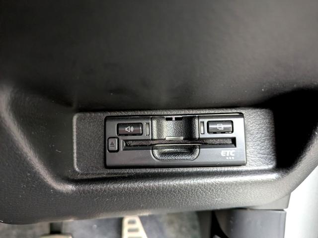 アルトワークス ベースグレード　４ＷＤ　ＥＴＣ　オートライト　ＨＩＤ　スマートキー　ＭＴ　盗難防止システム　ＡＢＳ　ＥＳＣ　衝突安全ボディ　エアコン　パワーステアリング　パワーウィンドウ（10枚目）