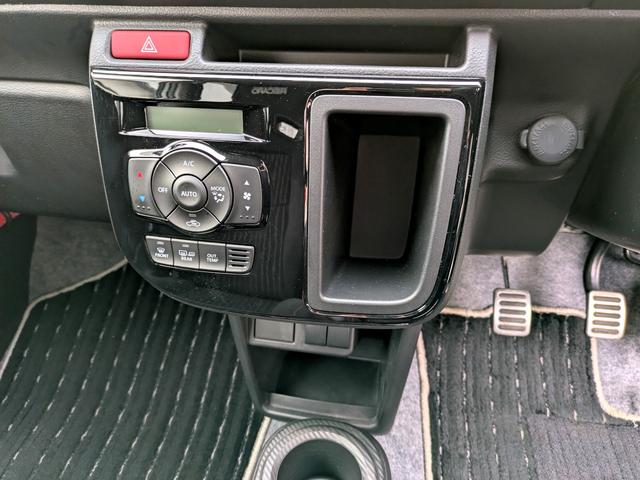 アルトワークス ベースグレード　４ＷＤ　ＥＴＣ　オートライト　ＨＩＤ　スマートキー　ＭＴ　盗難防止システム　ＡＢＳ　ＥＳＣ　衝突安全ボディ　エアコン　パワーステアリング　パワーウィンドウ（13枚目）