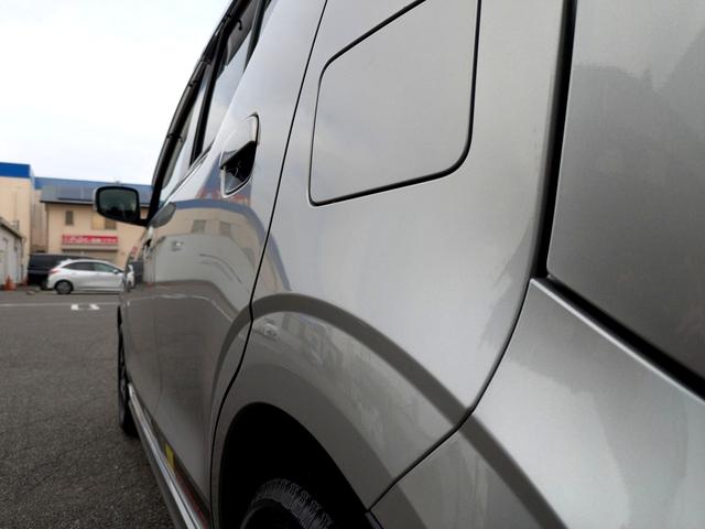 アルトワークス ベースグレード　４ＷＤ　ＥＴＣ　オートライト　ＨＩＤ　スマートキー　ＭＴ　盗難防止システム　ＡＢＳ　ＥＳＣ　衝突安全ボディ　エアコン　パワーステアリング　パワーウィンドウ（23枚目）