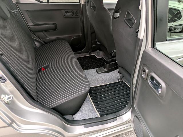 アルトワークス ベースグレード　４ＷＤ　ＥＴＣ　オートライト　ＨＩＤ　スマートキー　ＭＴ　盗難防止システム　ＡＢＳ　ＥＳＣ　衝突安全ボディ　エアコン　パワーステアリング　パワーウィンドウ（37枚目）