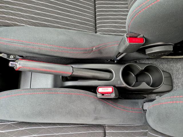 アルトワークス ベースグレード　４ＷＤ　ＥＴＣ　オートライト　ＨＩＤ　スマートキー　ＭＴ　盗難防止システム　ＡＢＳ　ＥＳＣ　衝突安全ボディ　エアコン　パワーステアリング　パワーウィンドウ（52枚目）