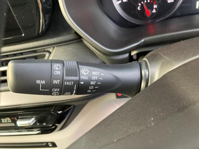 スイフト ＨＹＢＲＩＤ　ＭＸ　※ブラックフライデー※　全方位　９インチ　バックカメラ　オートライト　Ｂｌｕｅｔｏｏｔｈ　純正ナビ　プッシュスタート　シートヒーター　オートエアコン　禁煙車　スズキセーフティーサポート　衝突被害軽減システム　ワンオーナー　アイドリングストップ（28枚目）