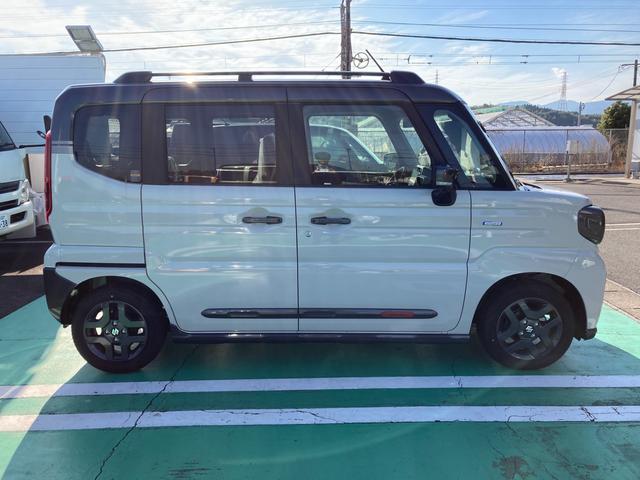 スペーシア ギア HYBRID XZ 全方位カメラ付9インチナビ オートライト Bluetooth スライドドア 純正ナビ プッシュスタート シートヒーター オートエアコン 禁煙車 スズキセーフティーサポート 衝突被害軽減システム アイドリングストップ(5枚目)