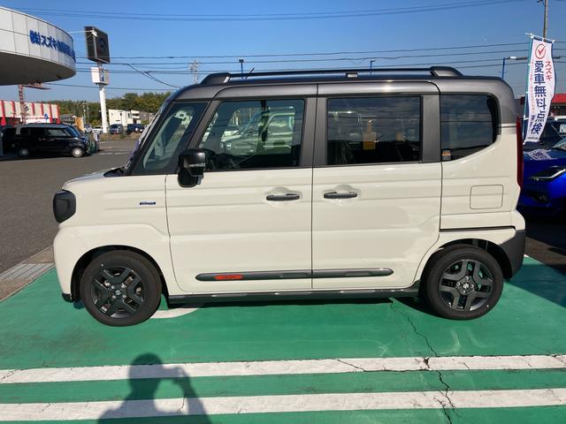 スペーシア ギア HYBRID XZ 全方位カメラ付9インチナビ オートライト Bluetooth スライドドア 純正ナビ プッシュスタート シートヒーター オートエアコン 禁煙車 スズキセーフティーサポート 衝突被害軽減システム アイドリングストップ(6枚目)