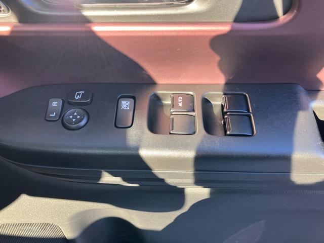 スペーシアカスタム ！初売！カスタム　ＨＹＢＲＩＤ　ＸＳターボ　オーディオ無　オートライト　スライドドア　プッシュスタート　シートヒーター　オートエアコン　禁煙車　スズキセーフティーサポート　ワンオーナー　衝突被害軽減システム　アイドリングストップ　横滑り防止機能（33枚目）