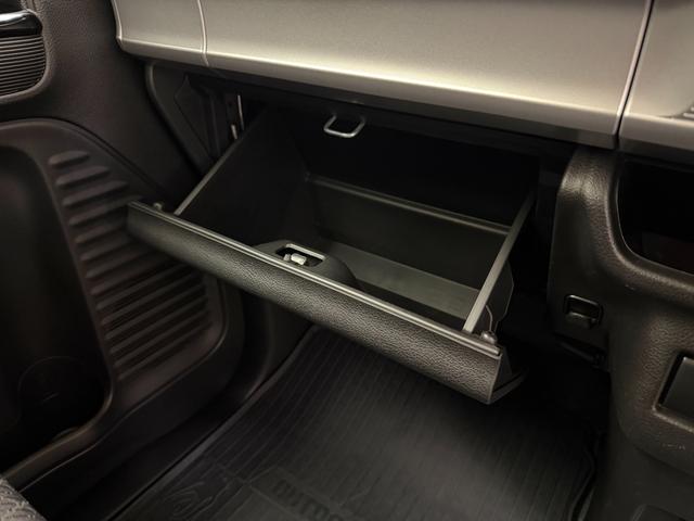 スペーシアカスタム !初売!カスタム HYBRID XSターボ2型オーディオレス オートライト スライドドア プッシュスタート シートヒーター オートエアコン スズキセーフティーサポート 衝突被害軽減システム アイドリングストップ 横滑り防止機能 衝突安全ボディ 盗難防止システム(33枚目)