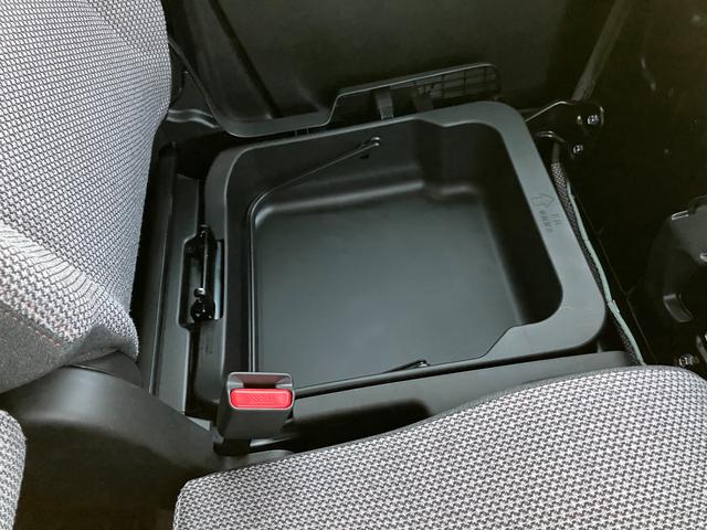 ワゴンRスマイル !初売!HYBRID X 3型 全方位カメラ付9インチナビ バックカメラ オートライト Bluetooth スライドドア 純正ナビ プッシュスタート シートヒーター オートエアコン 禁煙車 スズキセーフティーサポート ワンオーナー 衝突被害軽減システム(32枚目)