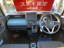 運転席周辺は視界の邪魔にならないようスッキリかつシンプルなデザインです。