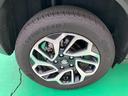 スズキ純正アルミホイール装着です。