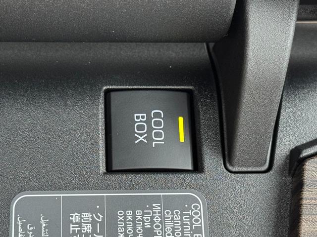 TOYOTA LAND CRUISER ZX | 2024 | PEARL WHITE | 2215 km