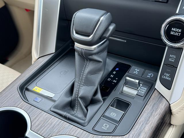 ランドクルーザー ＺＸ　モデリスタエアロ　リヤエンター　クールＢＯＸ　デフロック　空気圧センサー　寒冷地　トノカバー　サンルーフ　１２．３型ＪＢＬナビ　パノラミックビューモニター　ルーフレール　ＥＴＣ２．０　パワーバックドア（67枚目）